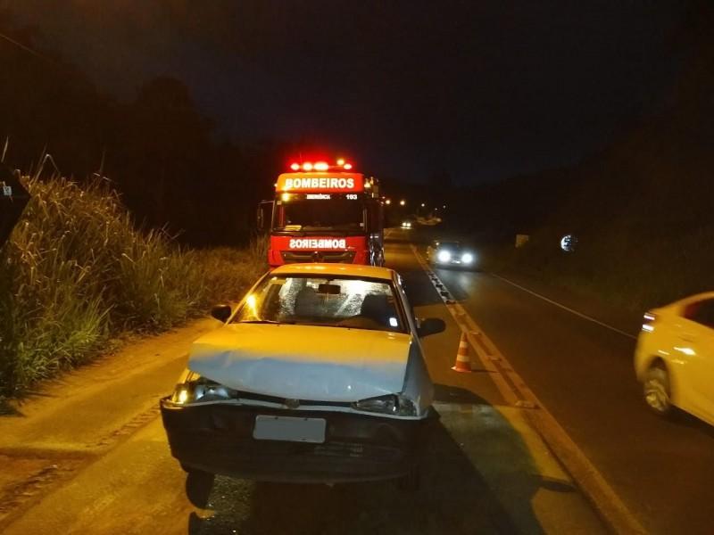 Acidente entre dois veículos deixa uma pessoa ferida na SC-108