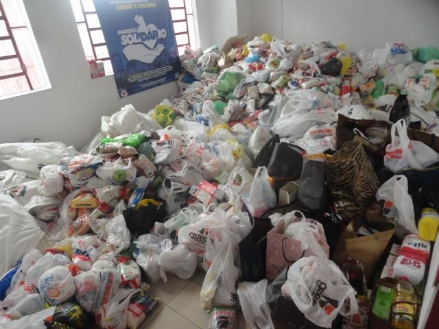 Festa das Etnias arrecada nove toneladas de alimentos 