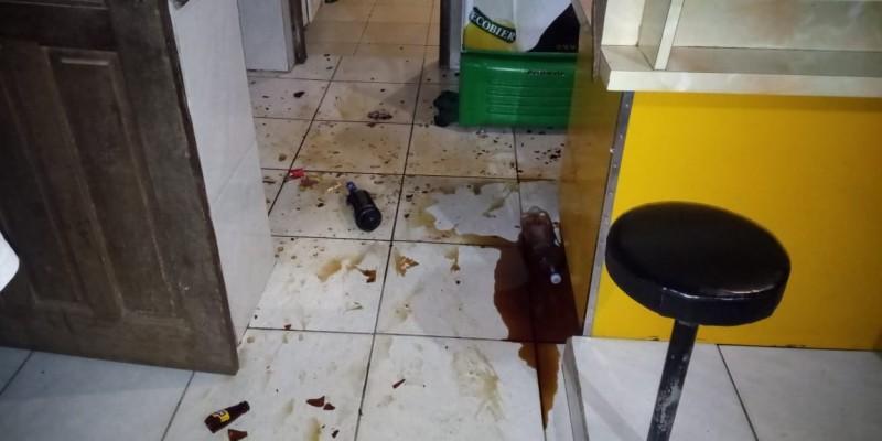 Homem é preso após assaltar e agredir proprietário de um bar em Nova Veneza