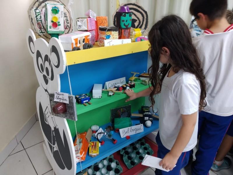 Brinquedos ecológicos estimulam empreendedorismo nas escolas de Criciúma