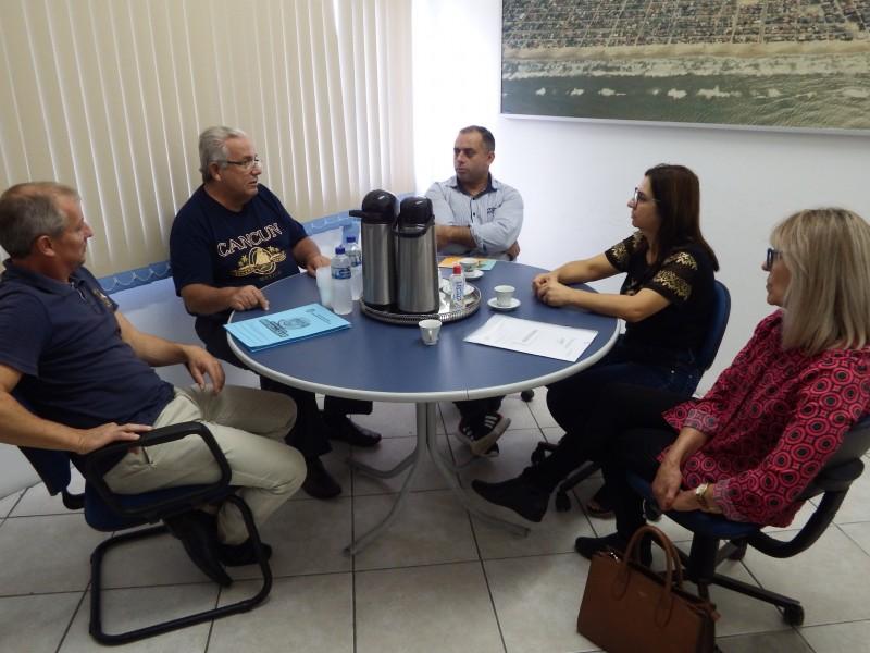 Administração Municipal esclarece situação do transporte escolar