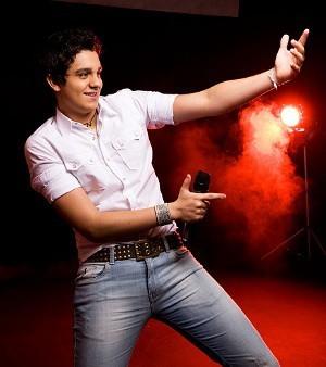 Luan Santana vai receber fãs no camarim