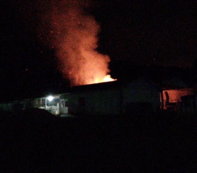 Incêndio destrói estufa de fumo em Lauro Müller