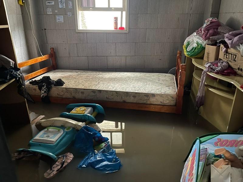 ‘Foi muito rápido, a água invadiu minha casa’, diz moradora do bairro Paraíso