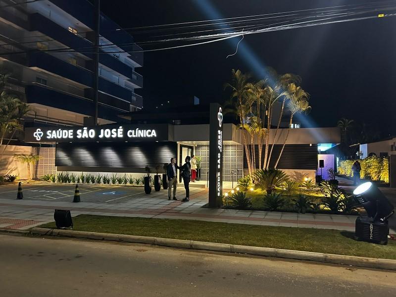 Modernidade e humanização marcam inauguração do Saúde São José Clínica
