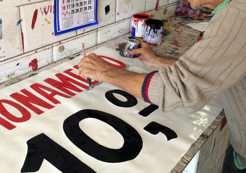 Uma exposição para valorizar os pintores de letras