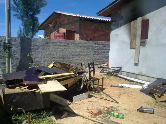 Casa de irmã de policial civil é queimada no Balneário Rincão
