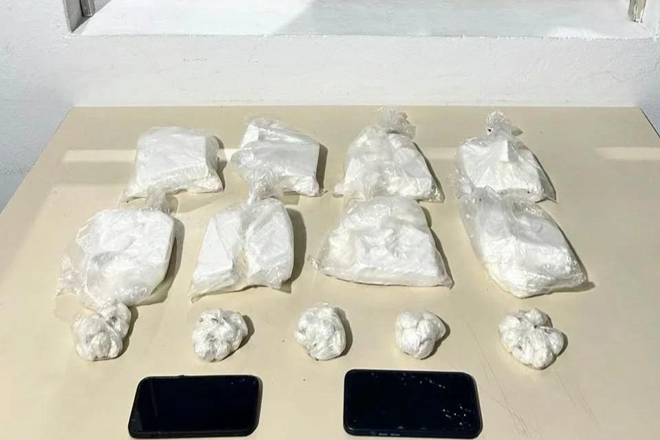 PM desarticula esquema de tele-entrega e apreende mais de quatro quilos de cocaína