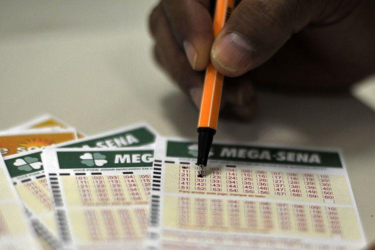 Acumulada, Mega-Sena pode pagar R$ 80 milhões nesta quarta-feira