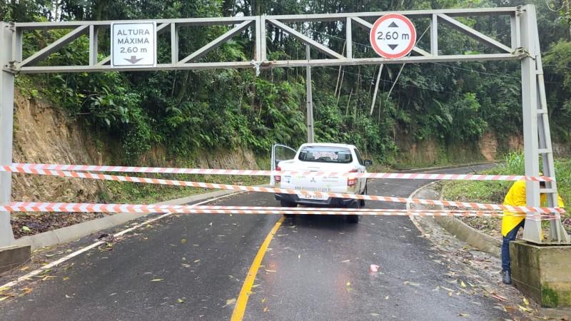 Urussanga: Serrinha de Santana interditada devido a quedas de barreira
