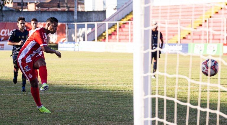 Hercílio Luz vence a primeira no Campeonato Catarinense e sobe na tabela