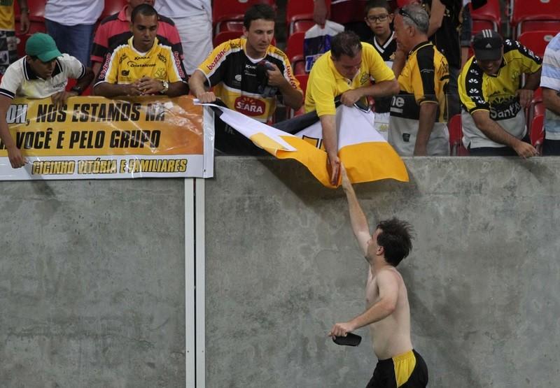 Apaixonados, torcedores atravessam o país em apoio ao Criciúma 