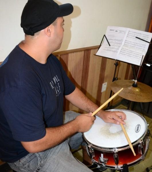 Com 20 anos de experiência músico é novidade nas oficinas da FCC