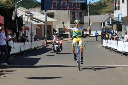 Otávio Bulgarelli vence última etapa e é o campeão do Tour de Santa Catarina