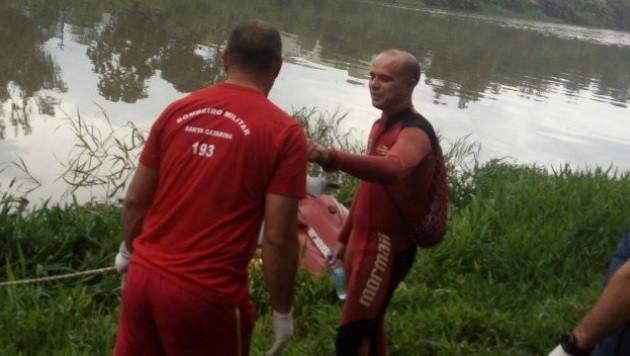 Corpo em estado de decomposição é encontrado em rio