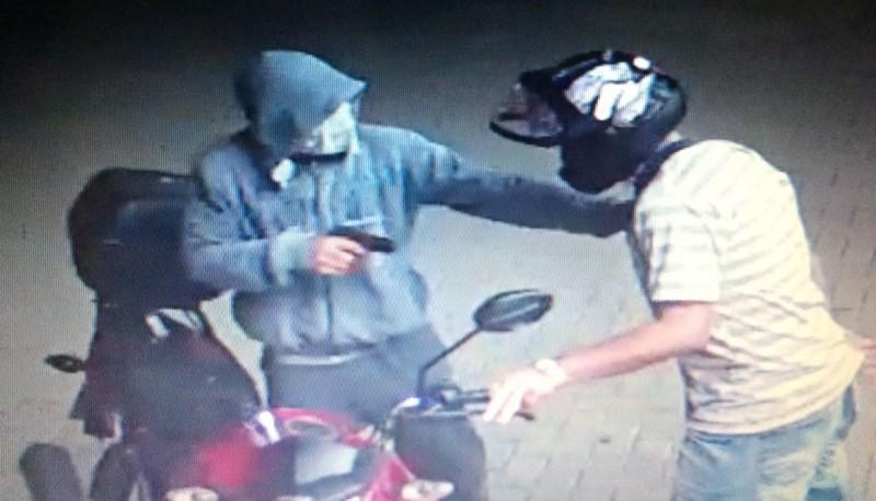 Após roubo de motocicleta, trio é preso pela PM 