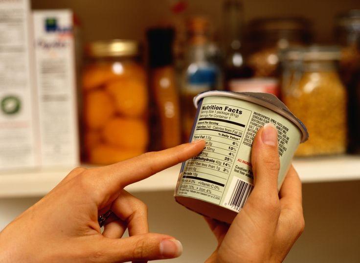 Procon diz o que fazer em caso de alimentos vencidos