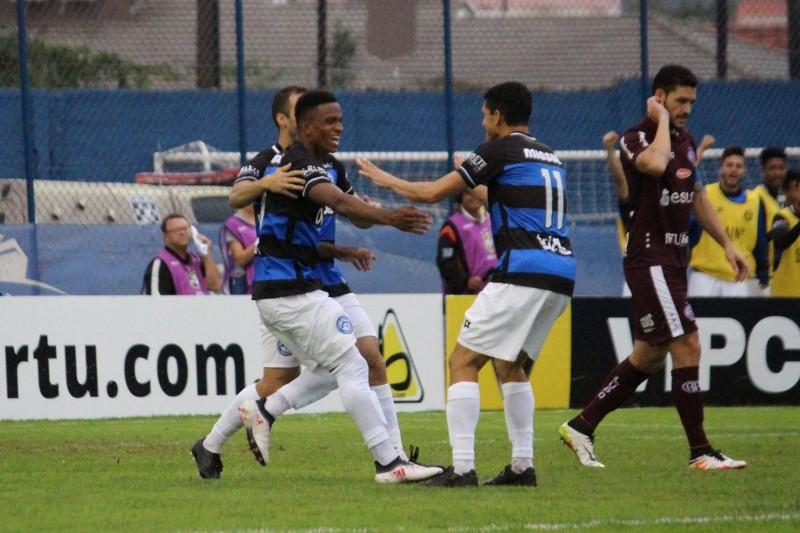 Artilheiro em forma e primeira colocação garantida no grupo A16