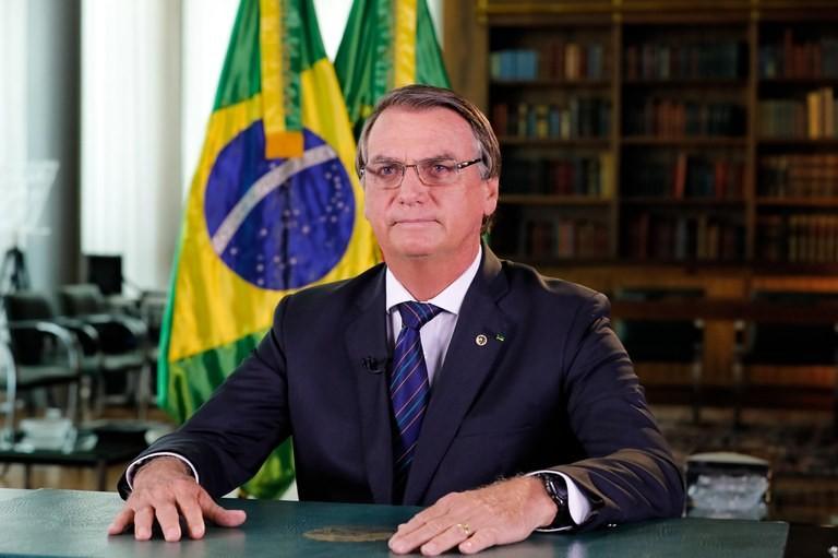 Jair Bolsonaro e Renan Bolsonaro podem participar do Jogo das Estrelas em Criciúma