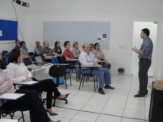 Encontro debate educação no Vale