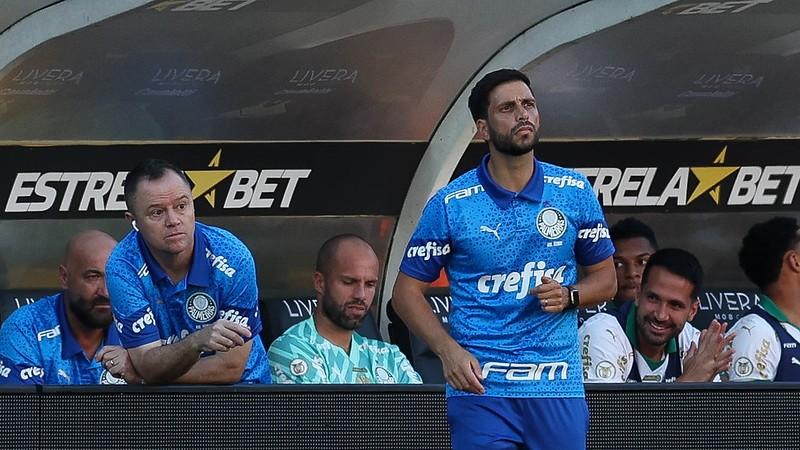 Carlos Martinho destaca força mental do Palmeiras para construir vitória sobre o Criciúma