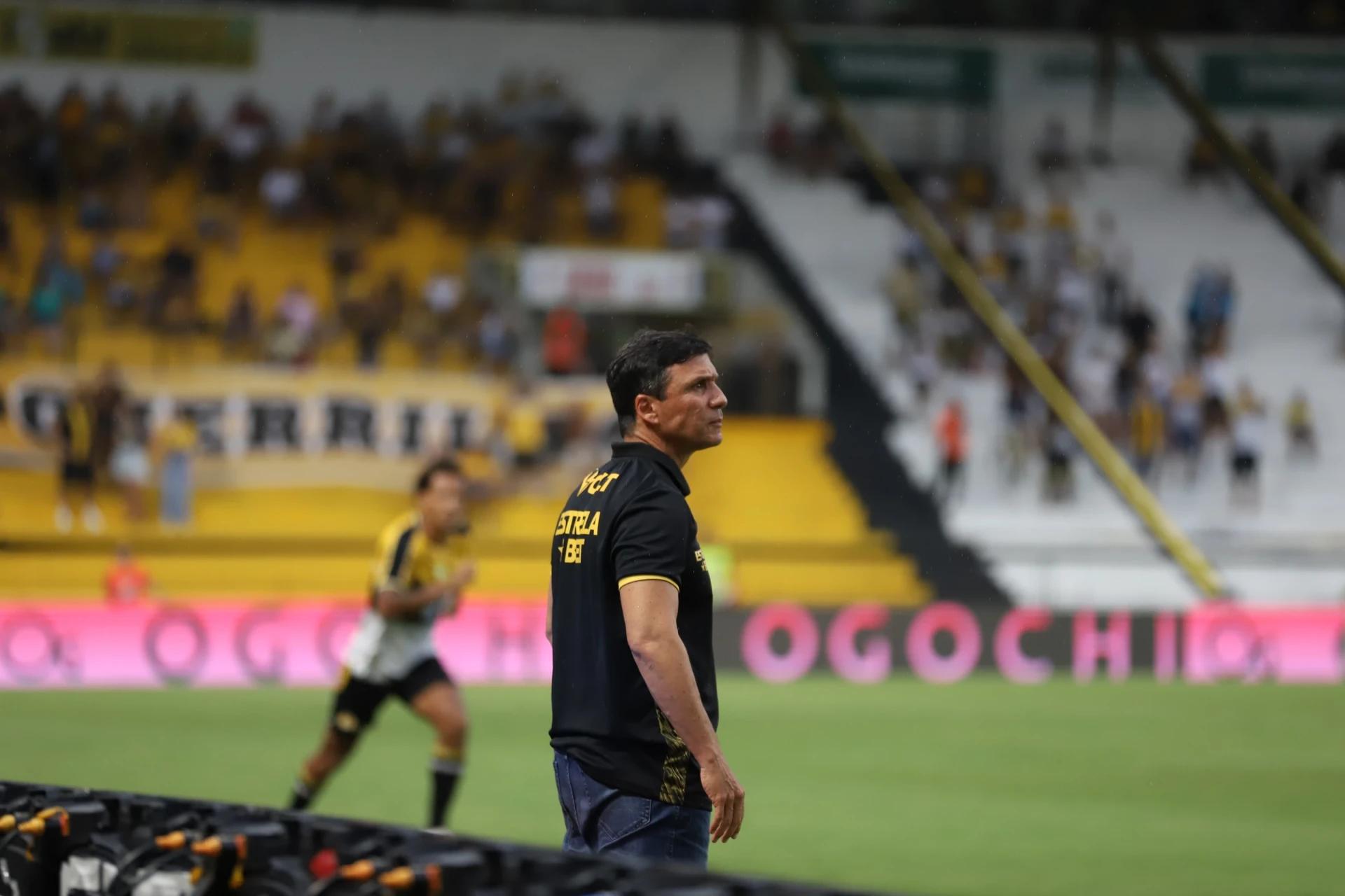 Zé Ricardo demonstra frustração e acredita em recuperação do Criciúma