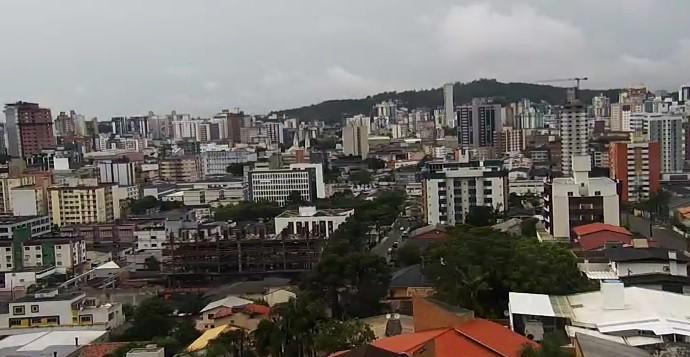 Após uma segunda-feira com 37 graus, terça-feira não passa dos 27