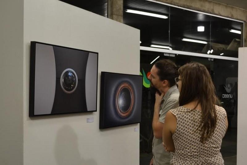 Fotografias encantam em abertura de exposição