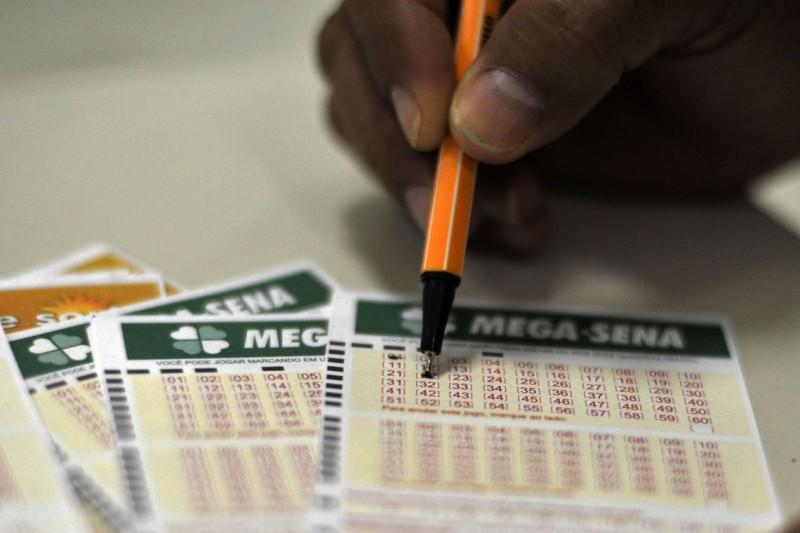 Mega-Sena pode pagar prêmio de R$ 20 milhões nesta quarta-feira
