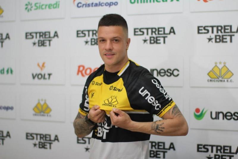 Kayzer afirma estar apto para estrear e trata opção pelo Tigre como ‘escolha certeira’