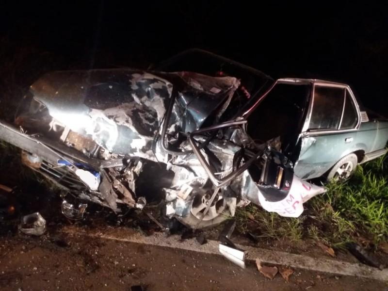 SC-443: colisão frontal deixa motorista gravemente ferido