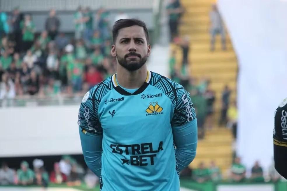 Falta só assinar: goleiro Alisson retorna ao Tigre