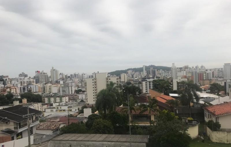 Fim de semana será de tempo instável e com passagem de frente fria no Sul 