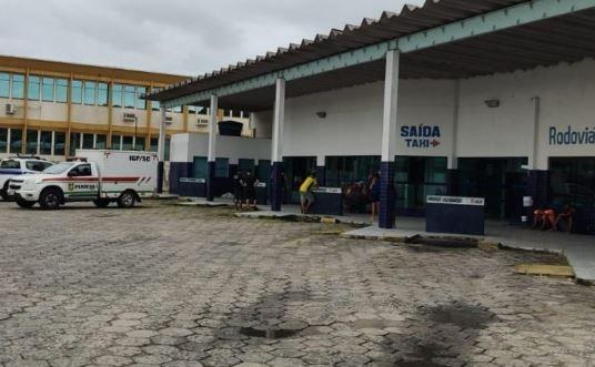 PC descarta homicídio contra homem encontrado morto em banheiro de rodoviária em Laguna