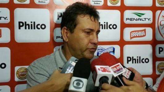 Náutico demite Zé Teodoro e anuncia novo técnico