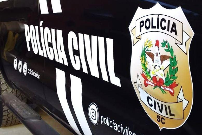 Asfixia mecânica causou morte de professor em Orleans; inquérito aponta legítima defesa de policiais
