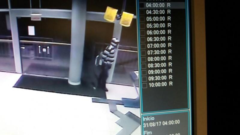 Polícia Militar realiza cerco em busca de caixeiros