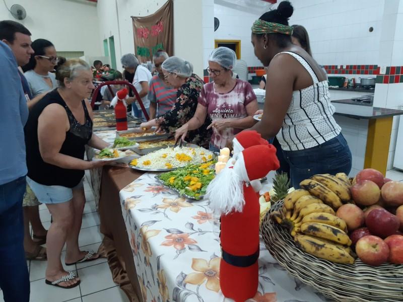 Cerca de 250 pessoas participam da Noite das Massas no Cras Santa Luzia