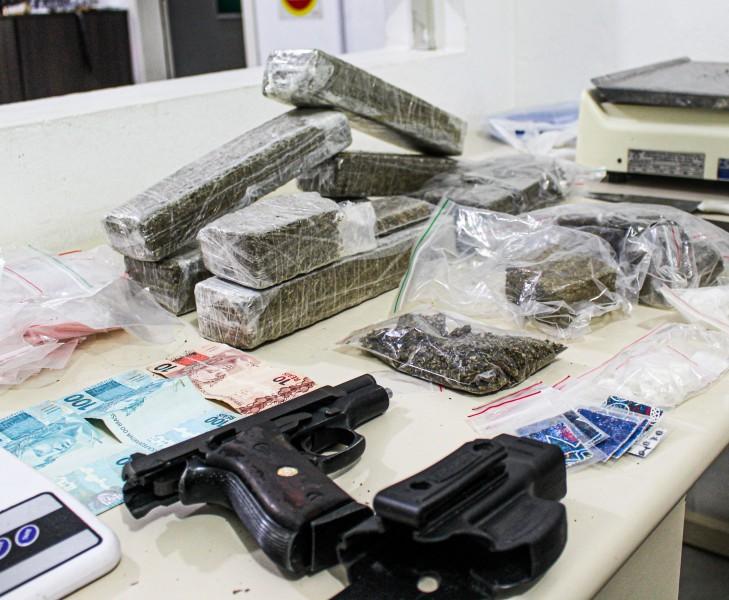 Tubarão: adolescente é apreendido com quase quatro quilos de maconha