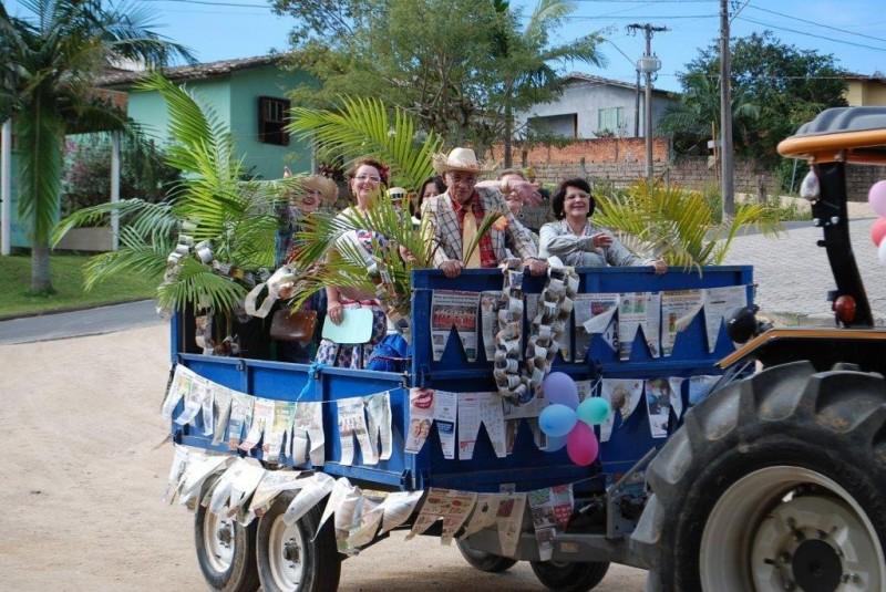 Festa Julina leva alegria para idosos de Cocal do Sul 