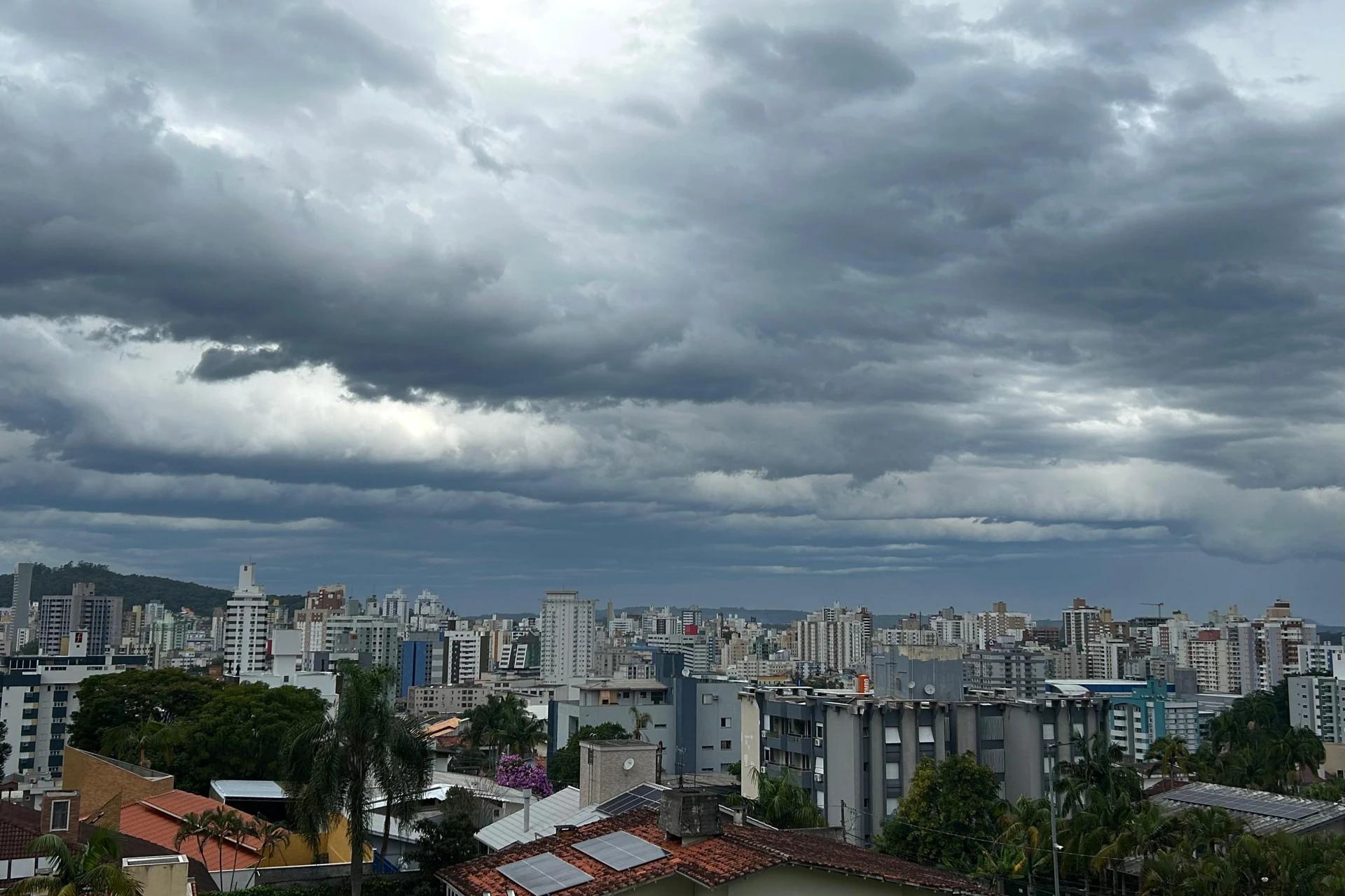 Variação no tempo marca a quinta-feira no Sul de SC