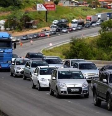 PRF intensifica fiscalização na BR-101 na Operação Tiradentes 