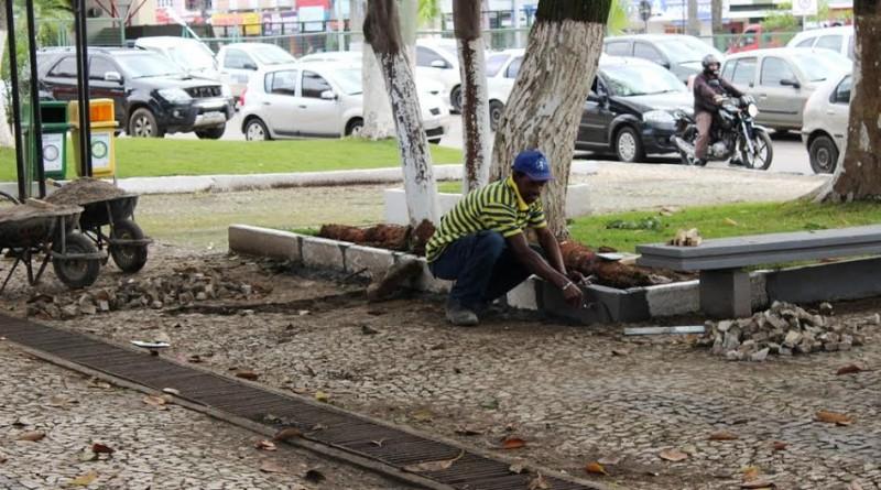 Revitalização na praça Maria Rodrigues está quase concluída