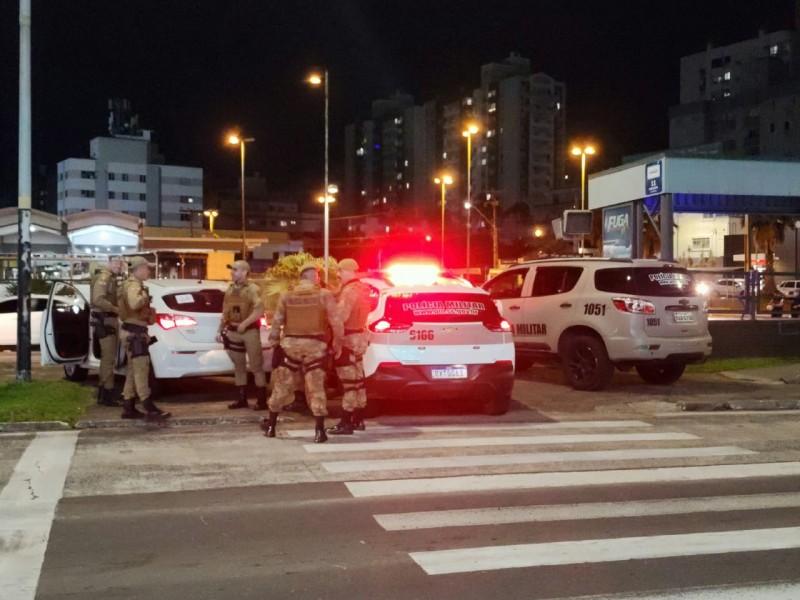 PM recupera veículo furtado após 30 minutos do crime em Criciúma 