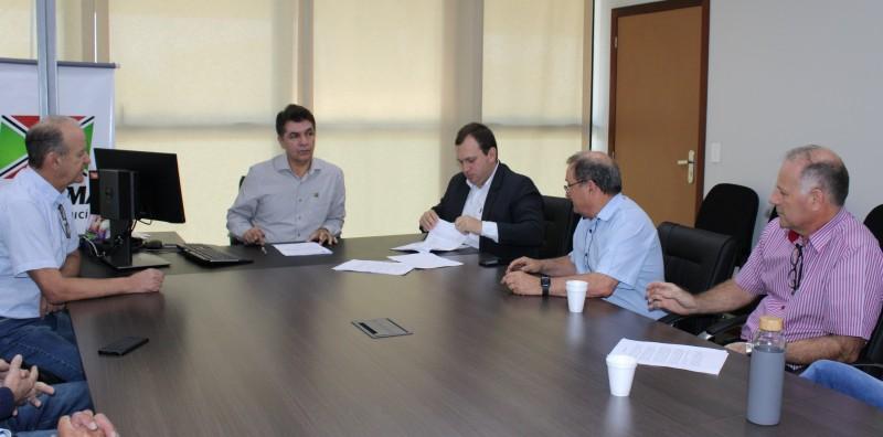 Prefeitura e Sindicont firmam parceria em benefício aos microempreendedores  