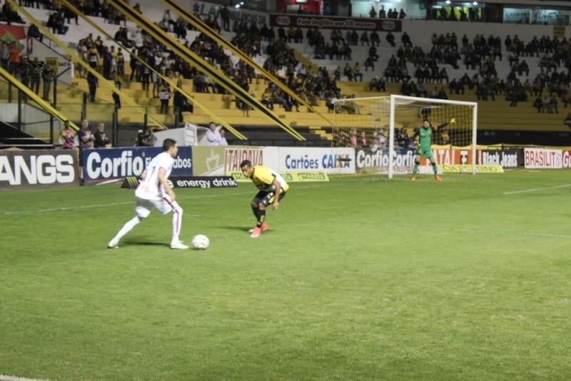 Paraná e Criciúma: tricolor quer vitória para deixar a zona do rebaixamento 