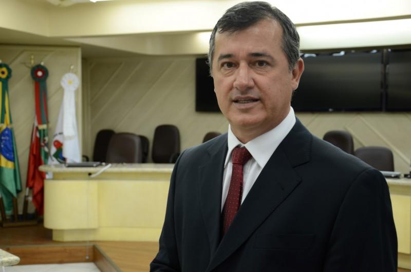 Ricardo Fabris assume presidência da Câmara de Vereadores