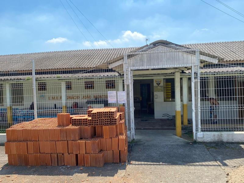 Governo de Içara inicia reforma na Escola Ignácio João Monteiro