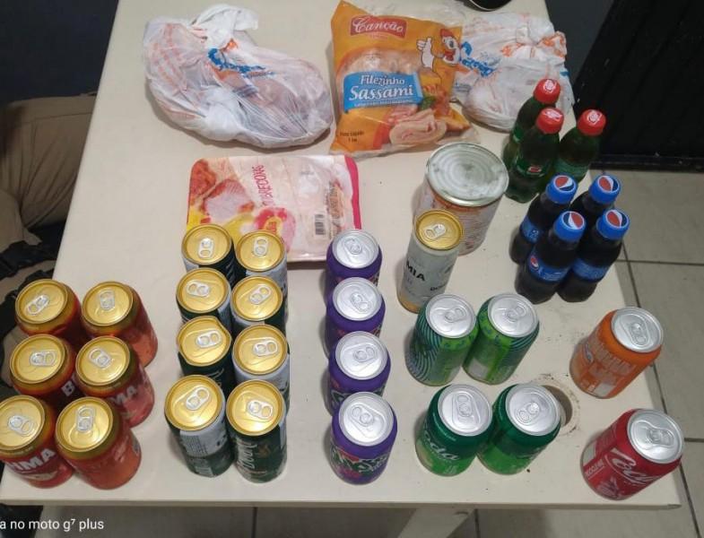 Homem é preso após tentar furtar carnes e bebidas de lanchonete