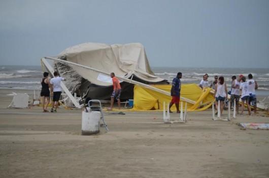 Vento intenso gera transtono no Balneário Rincão